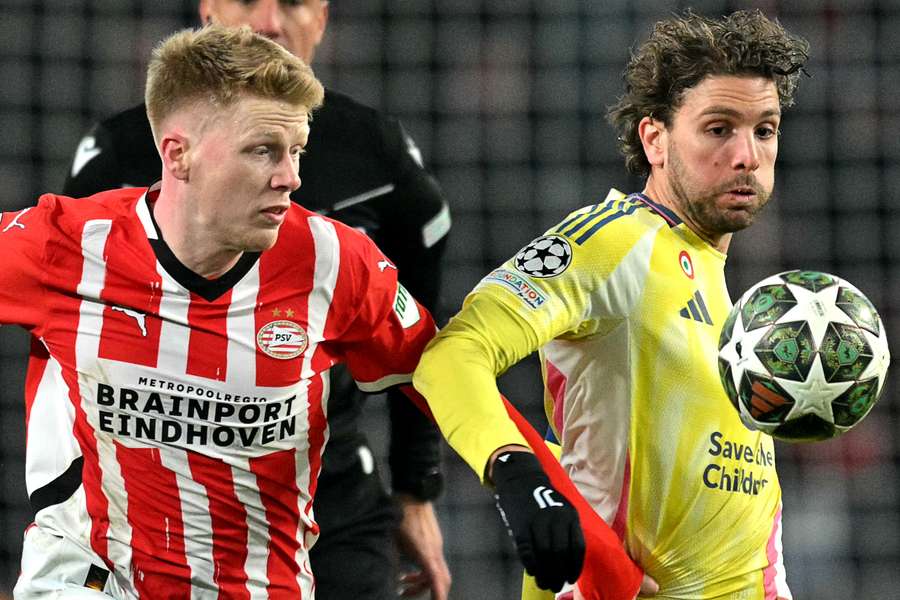 Manuel Locatelli contro il Psv
