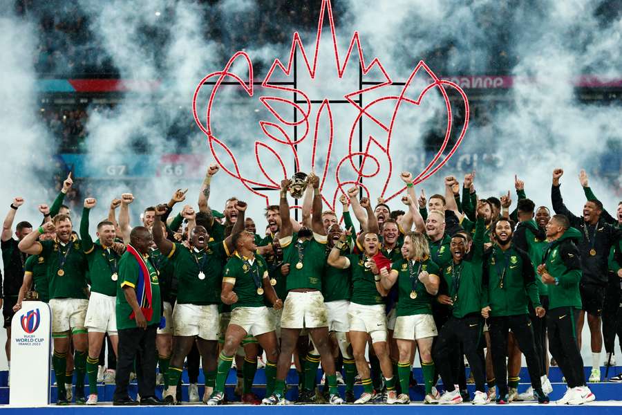 South Africa hang on to win Rugby World Cup final despite spirited New Zealand comeback