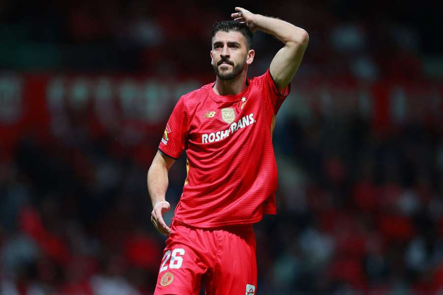 Paulinho segue para as meias do Apertura