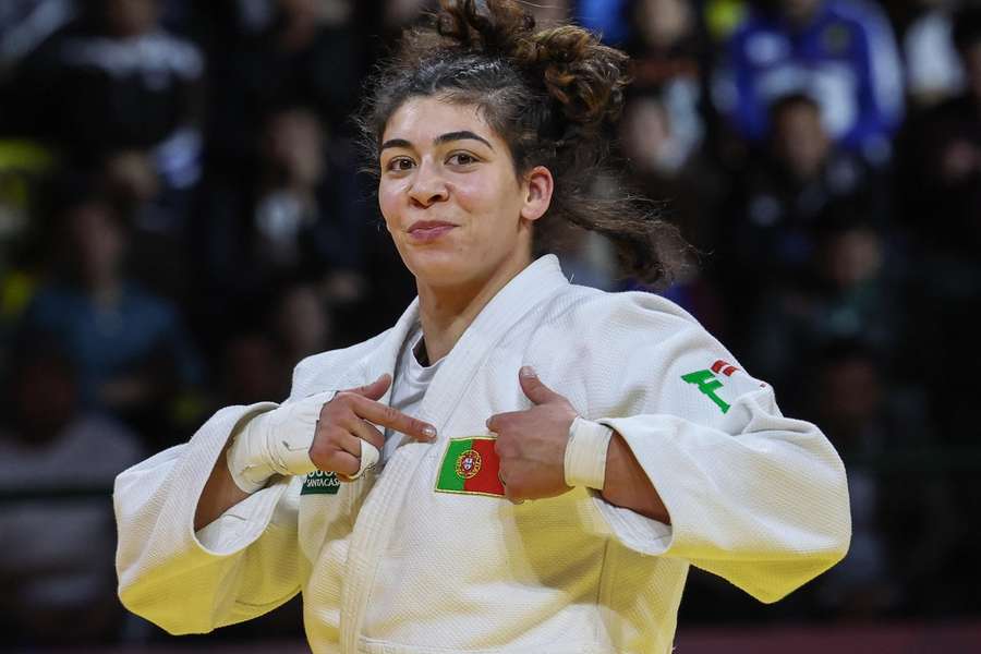 Patrícia Sampaio em ação Patrícia Sampaio em ação