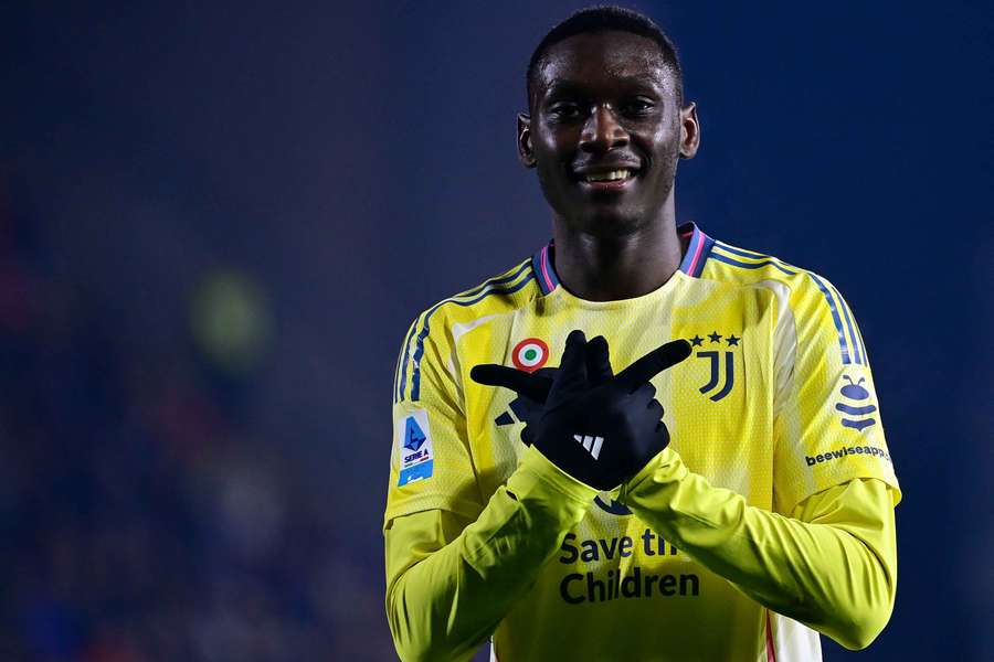 Randal Kolo Muani dal při výhře v Comu 2:1 oba góly Juventusu.