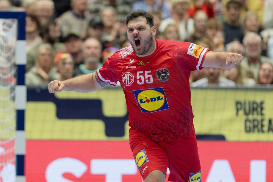 Tobias Wagner bejubelt ein Tor.