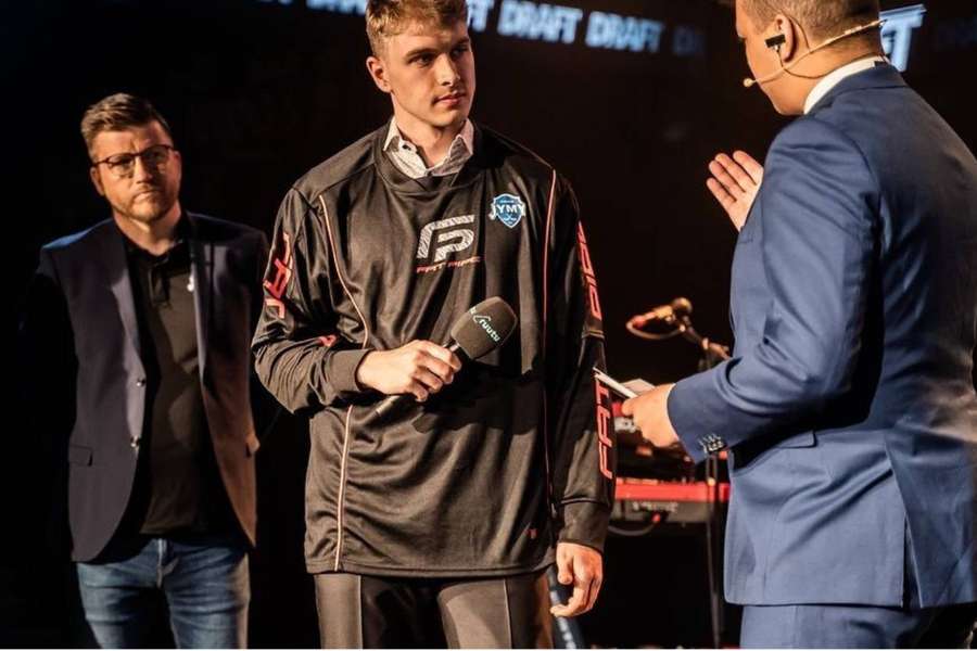 Martin Hanousek na draftu v Tampere.