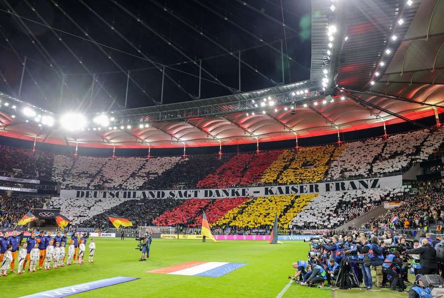 Een eerbetoon aan Beckenbauer tijdens Duitsland - Nederland