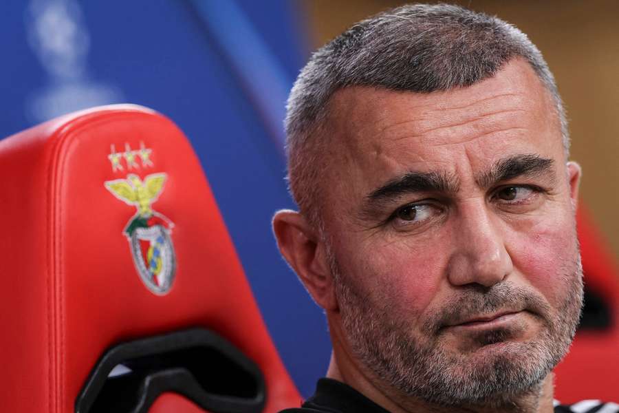 Gurban Gurbanov, treinador do Qarabag, em conferência de imprensa