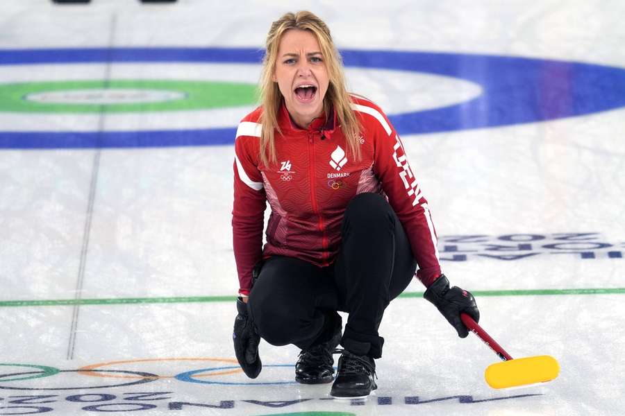 Skipper Madeleine Dupont in action against USA