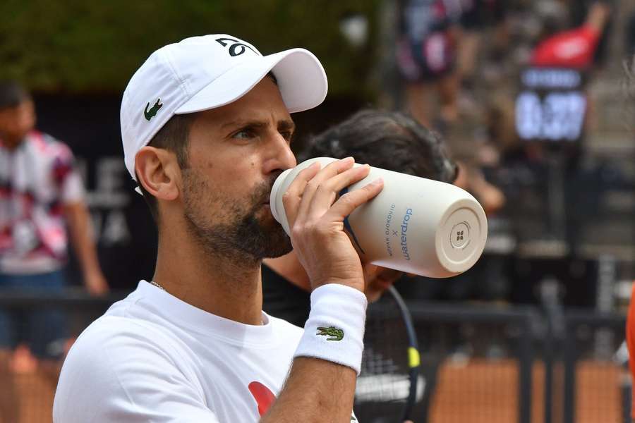 Djokovic was extra vroeg aanwezig in Rome om te trainen
