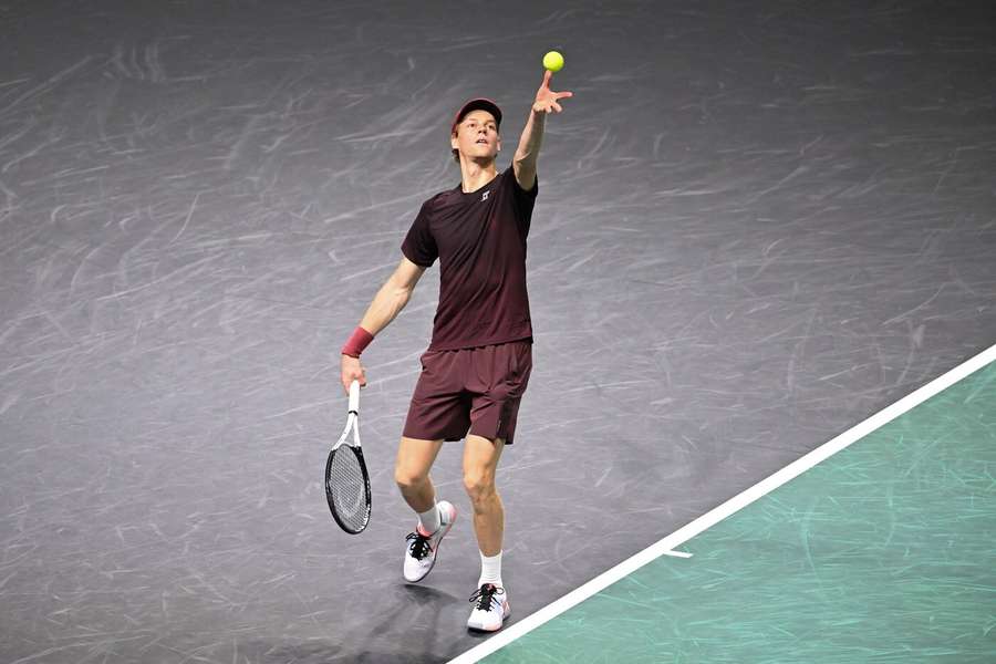 Sinner v Paříži hodnotil povrch i vlastní servis. Sinner v Paříži hodnotil povrch i vlastní servis.