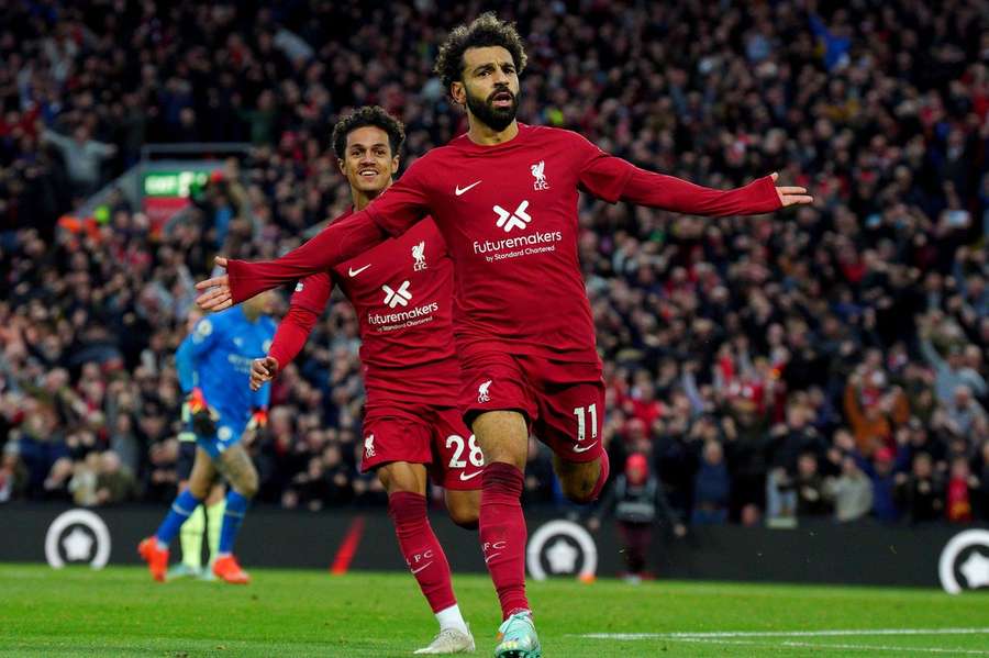 Salah marca e Liverpool reencontra vitória contra o Manchester City