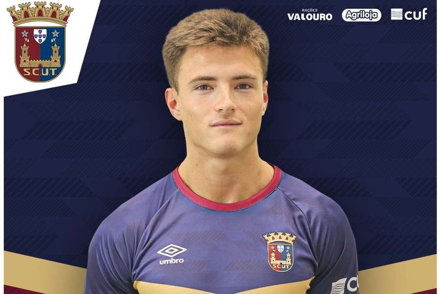 Arnau Casas reforça defesa do Torreense