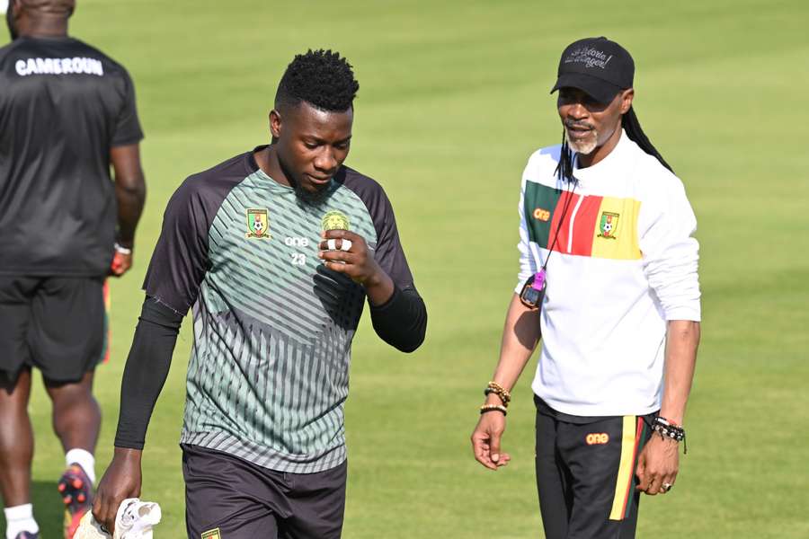 André Onana e Rigobert Song entraram em rota de colisão e o guarda-redes abandonou os trabalhos dos Camarões no Mundial-2022