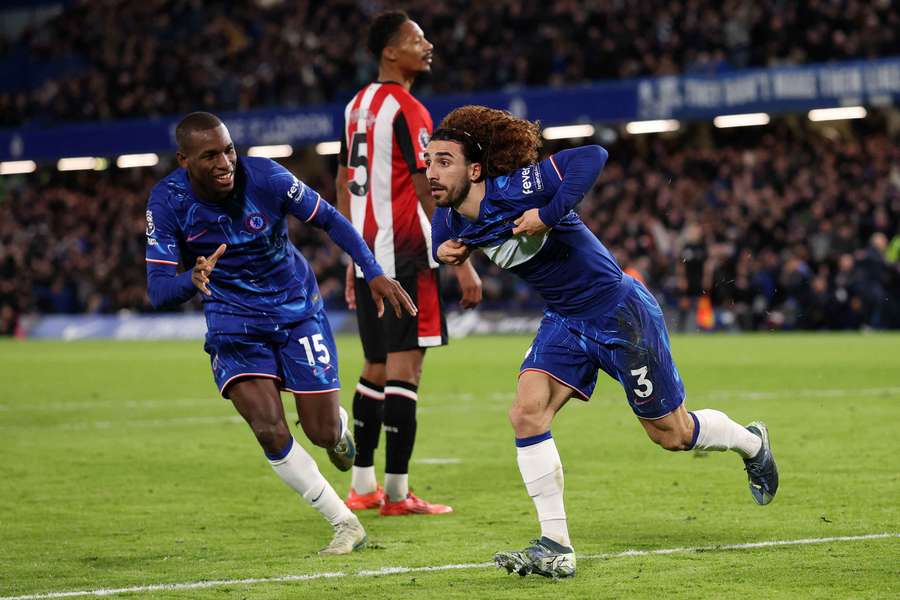 El Chelsea celebra un gol de Cucurella
