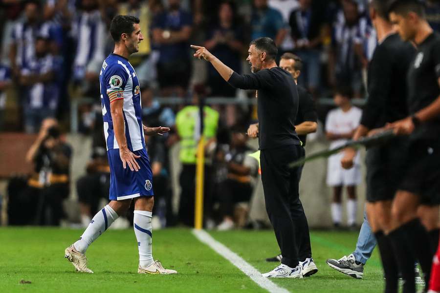 Sérgio Conceição está de regresso ao banco de suplentes