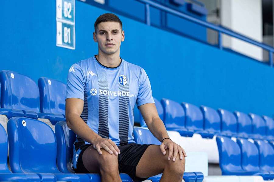 Stefan Obradovic assinou pelo Vizela até 2027