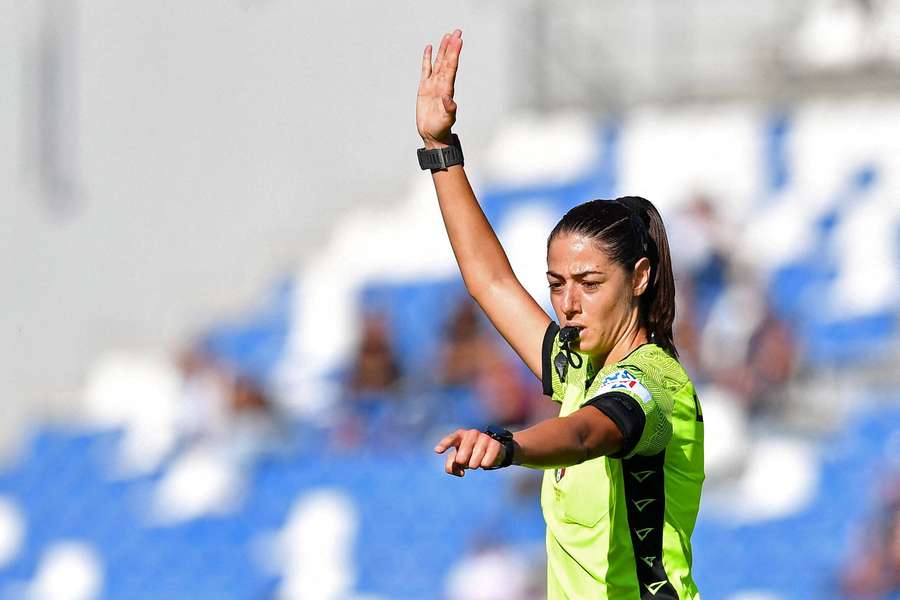 Kvindeligt dommerteam skal lede Serie A-kamp for første gang