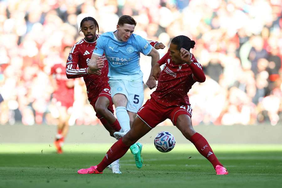 V sestavě Reds nechybí kapitán Virgil van Dijk (vpravo). V sestavě Reds nechybí kapitán Virgil van Dijk (vpravo).