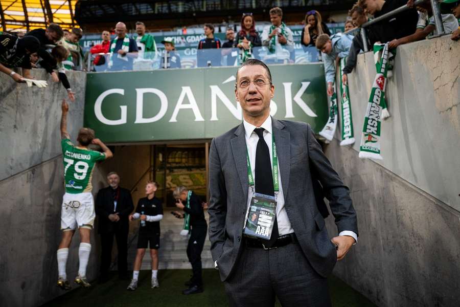 Prezes Lechii Paolo Urfer podczas meczu Lechii Gdańsk z Arką Gdynia. Prezes Lechii Paolo Urfer podczas meczu Lechii Gdańsk z Arką Gdynia.