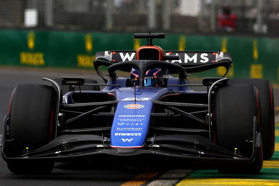 Alex Albon racing the sole Williams car in Melbourne