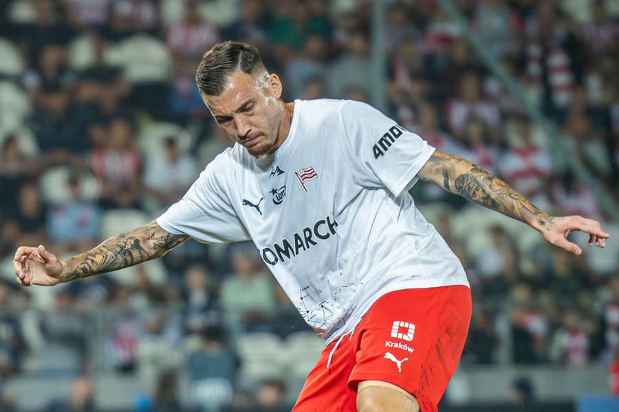 Oficjalnie: Filip Stojilković opuszcza Ekstraklasę, zarobek i zagwozdka Cracovii