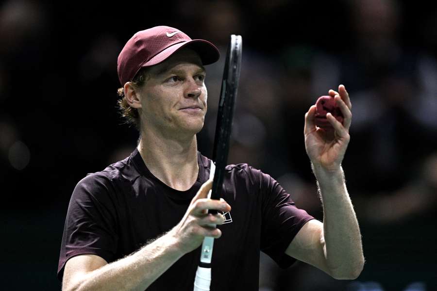 Jannik Sinner pokonał Bena Sheltona w Paryżu i w półfinale zagra ze Zverevem Jannik Sinner pokonał Bena Sheltona w Paryżu i w półfinale zagra ze Zverevem