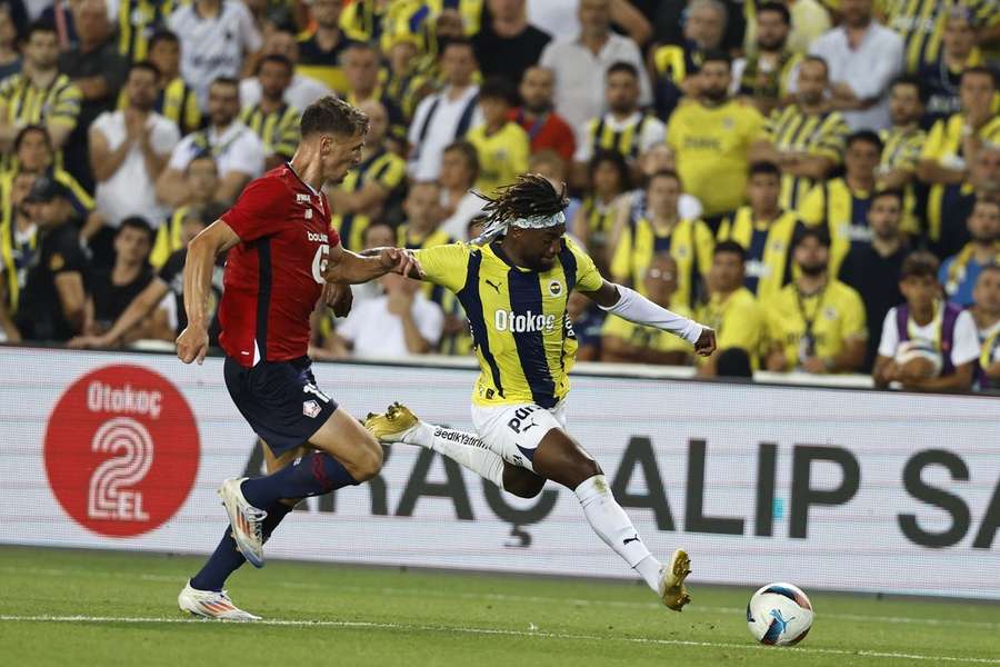 Saint-Maximin foi uma das armas do Fenerbahçe