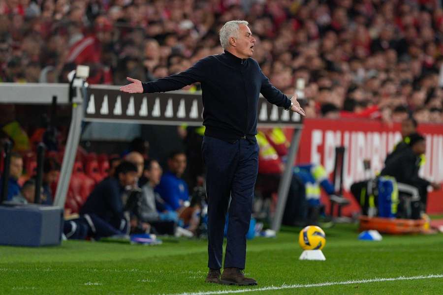 José Mourinho falha jogo com o Arouca devido a castigo