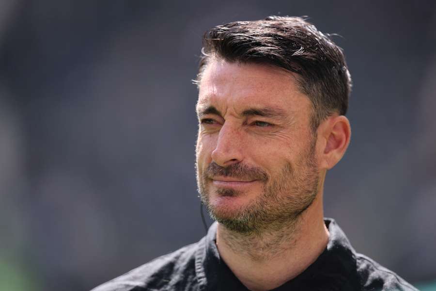 Albert Riera je novým trenérem Crvene zvezdy. Albert Riera je novým trenérem Crvene zvezdy.