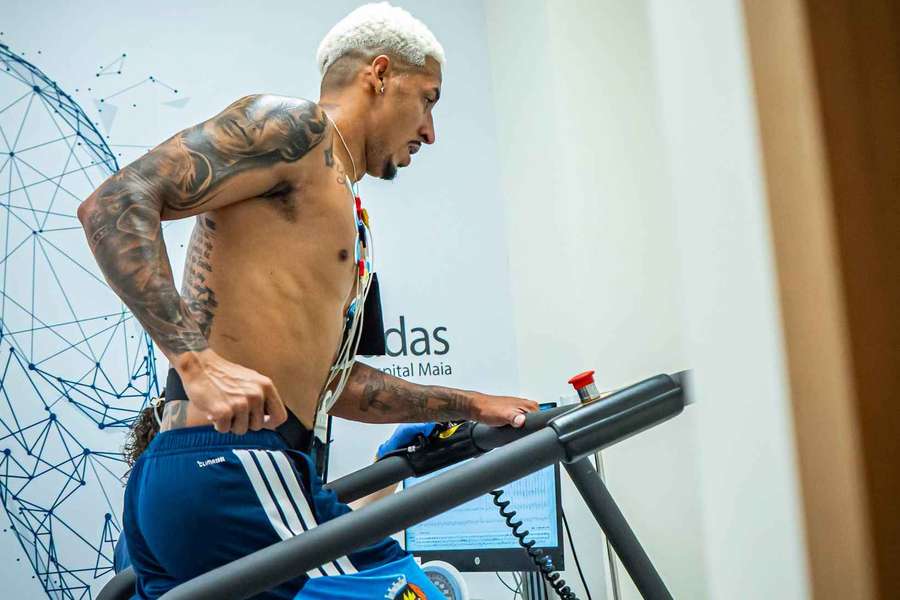 Diogo Bezerra nos exames do Rio Ave