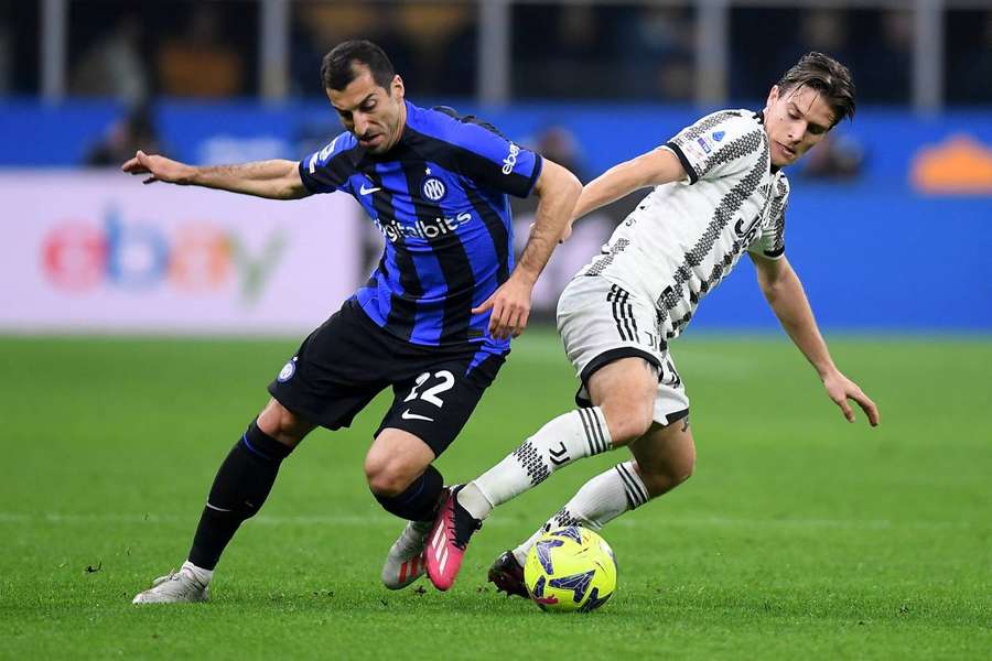 Juventus' Fagioli in action 