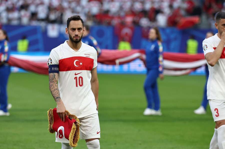 Hakan Calhanoglu steht der Türkei am Dienstag nicht zur Verfügung.