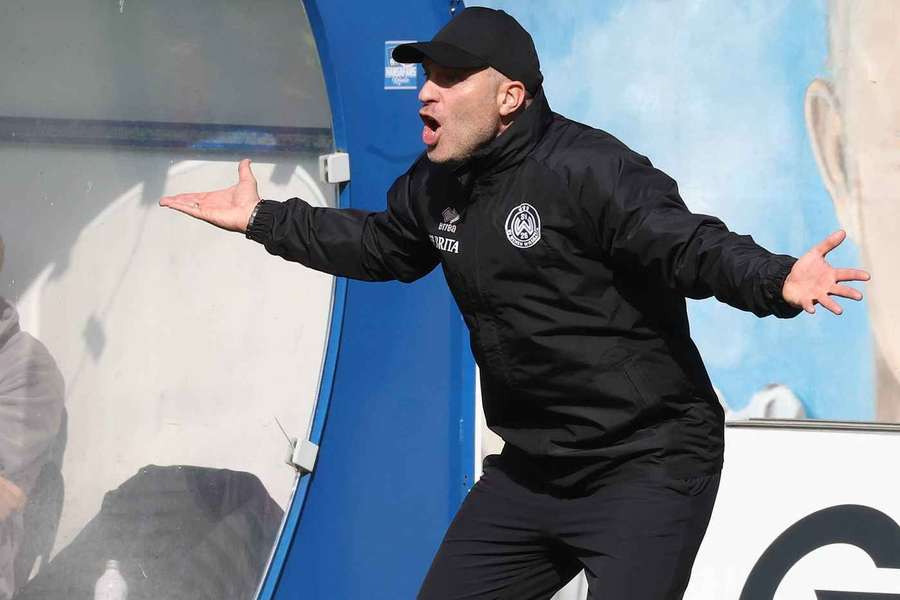 Wehen Wiesbaden steht nach einem Fehlstart am Ende der Tabelle Wehen Wiesbaden steht nach einem Fehlstart am Ende der Tabelle