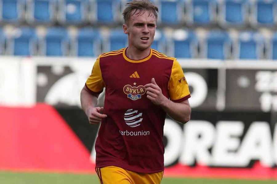 Štěpán Šebrle prý v rezervě Dukly nezůstane, má zamířit na druholigový Žižkov. Štěpán Šebrle prý v rezervě Dukly nezůstane, má zamířit na druholigový Žižkov.