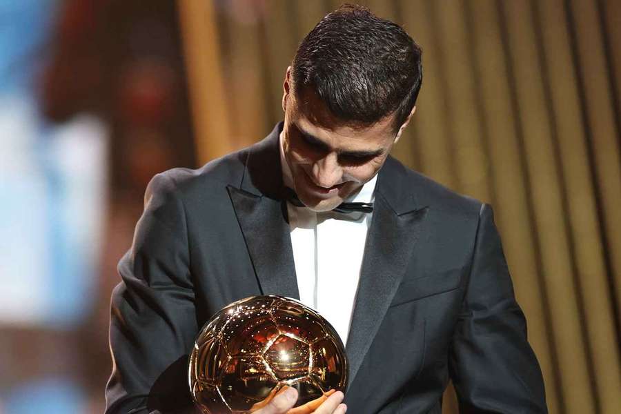 Así reaccionaron los aficionados del Atleti en 2019 a la marcha del hoy Balón de Oro Rodri