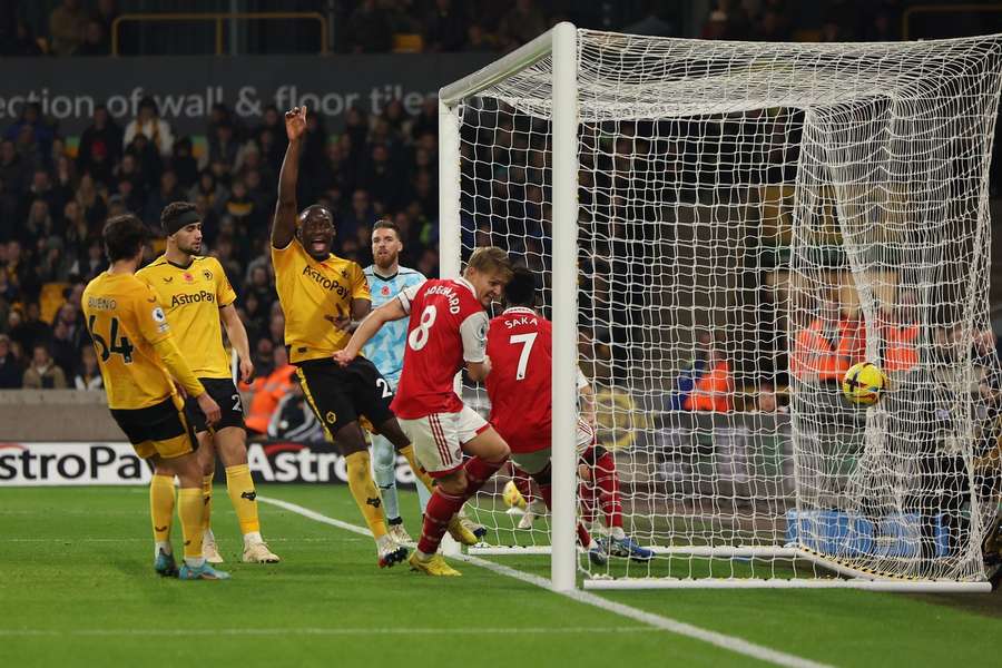 Arsenal are 5 puncte în fața lui Manchester City