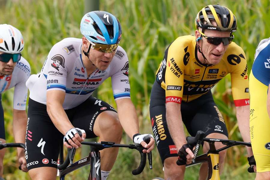 Fabio Jakobsen (Quick-Step) en Jos van Emden (Jumbo-Visma) tijdens de Gooikse Pijl