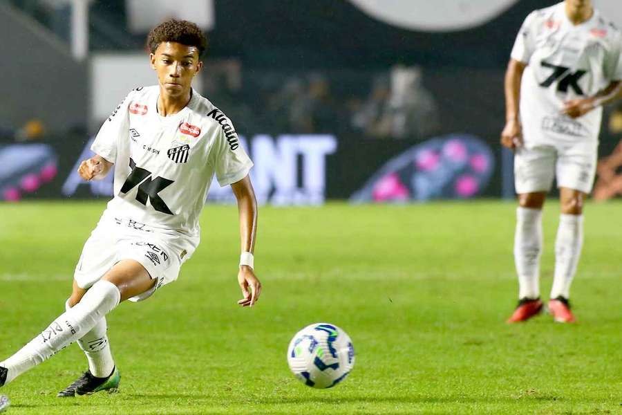 Robinho Jr. em destaque na equipa do Santos