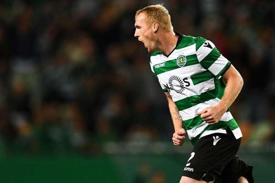 Jérémy Mathieu pendurou as chuteiras