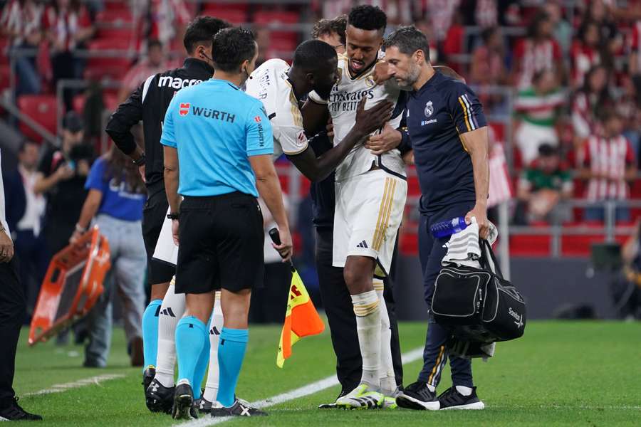 Eder Militao după accidentarea suferită la Bilbao