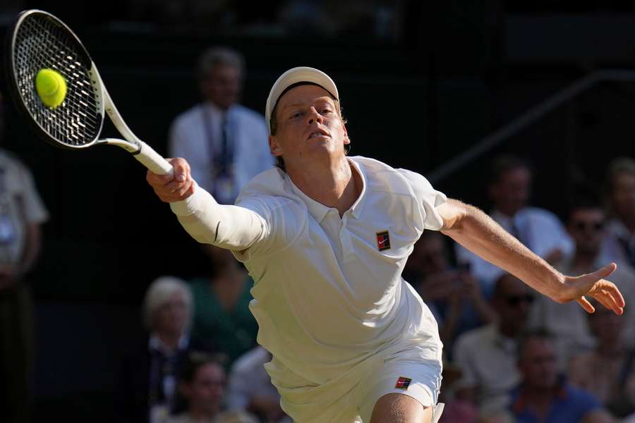 Jannik Sinner postoupil do finále Wimbledonu poprvé v kariéře.