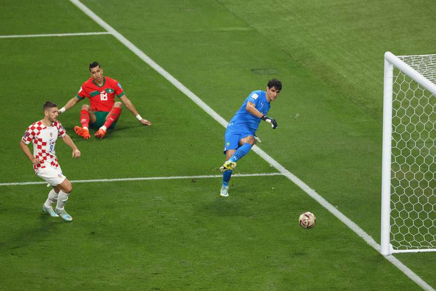 Bono aproape de autogol