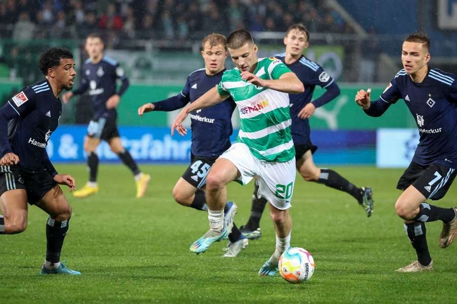 2. Liga: Zornigers Fürther besiegen auch HSV, Heidenheim gerät in Schlagdistanz