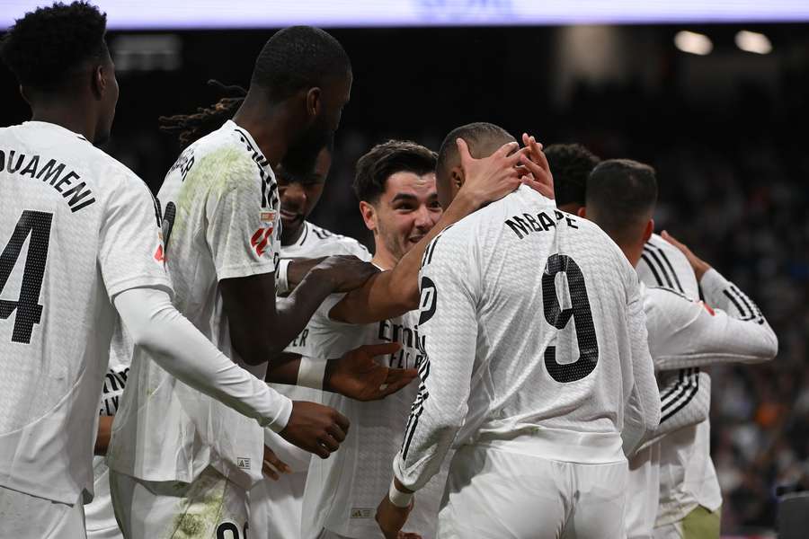 Real Madrid sa teší z výhry proti Seville.