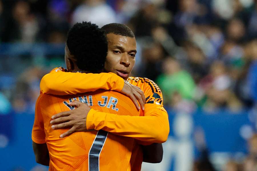 Mbappé fez o primeiro do Real Madrid com passe de Vini Jr.