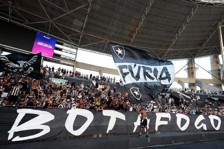 O técnico não era unanimidade em meio aos torcedores O técnico não era unanimidade em meio aos torcedores