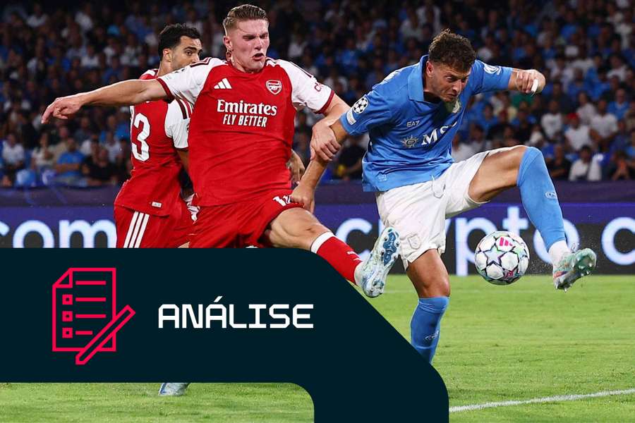 Viktor Gyokeres, do Arsenal, em ação com Amir Rrahmani, do Nápoles Viktor Gyokeres, do Arsenal, em ação com Amir Rrahmani, do Nápoles