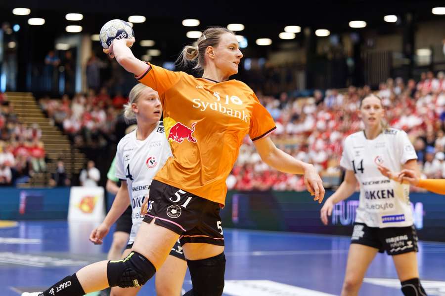 Markéta Jerábková in action in the Super Cup final against Team Esbjerg