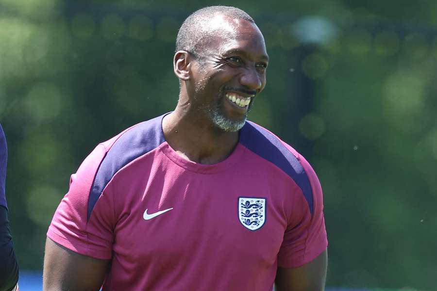 Hasselbaink foi convidado por Seedorf para integrar comissão corintiana Hasselbaink foi convidado por Seedorf para integrar comissão corintiana