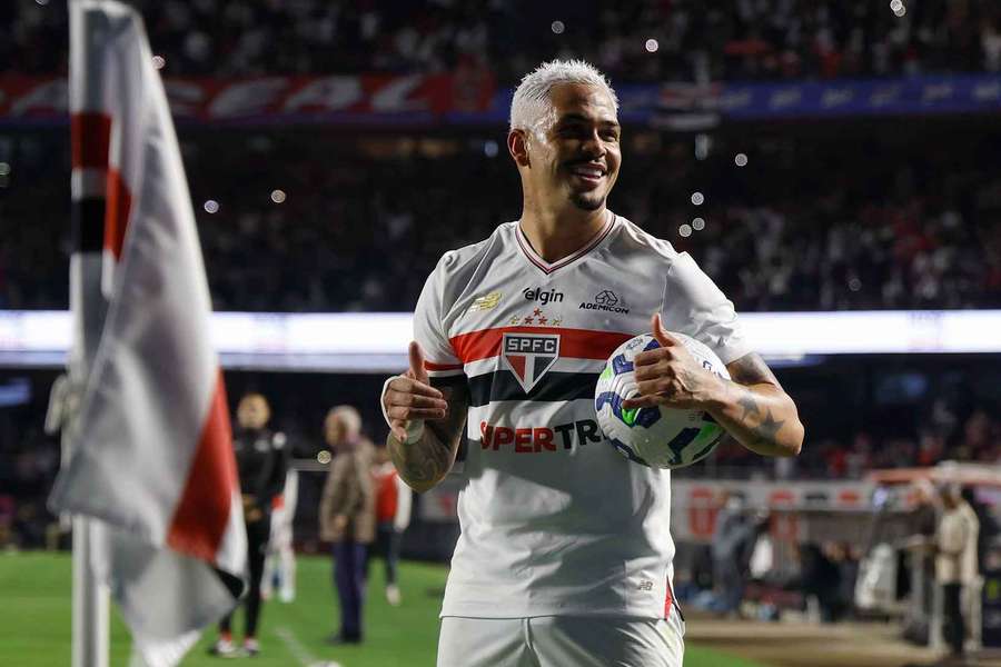Tricolor chega de vitória no clássico contra o Corinthians