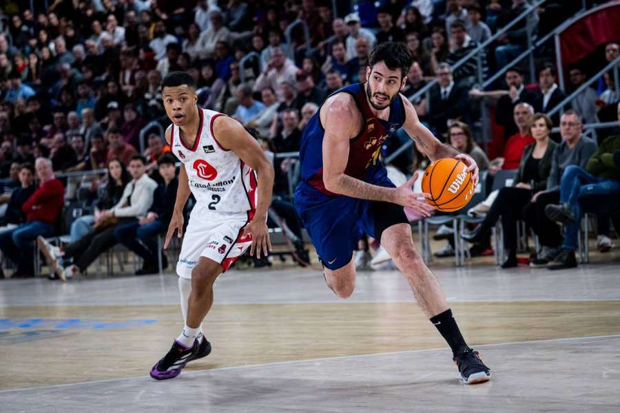 Abrines, jugador del Barça, junto a Bell-Haynes, del Casademont Zaragoza