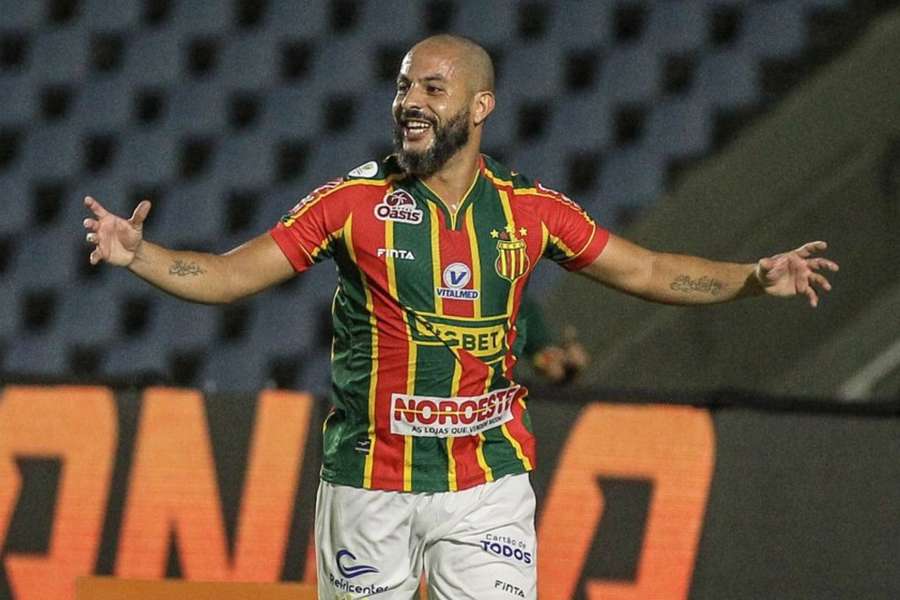 Ytalo brilhou na goleada do Sampaio Corrêa sobre o Avaí